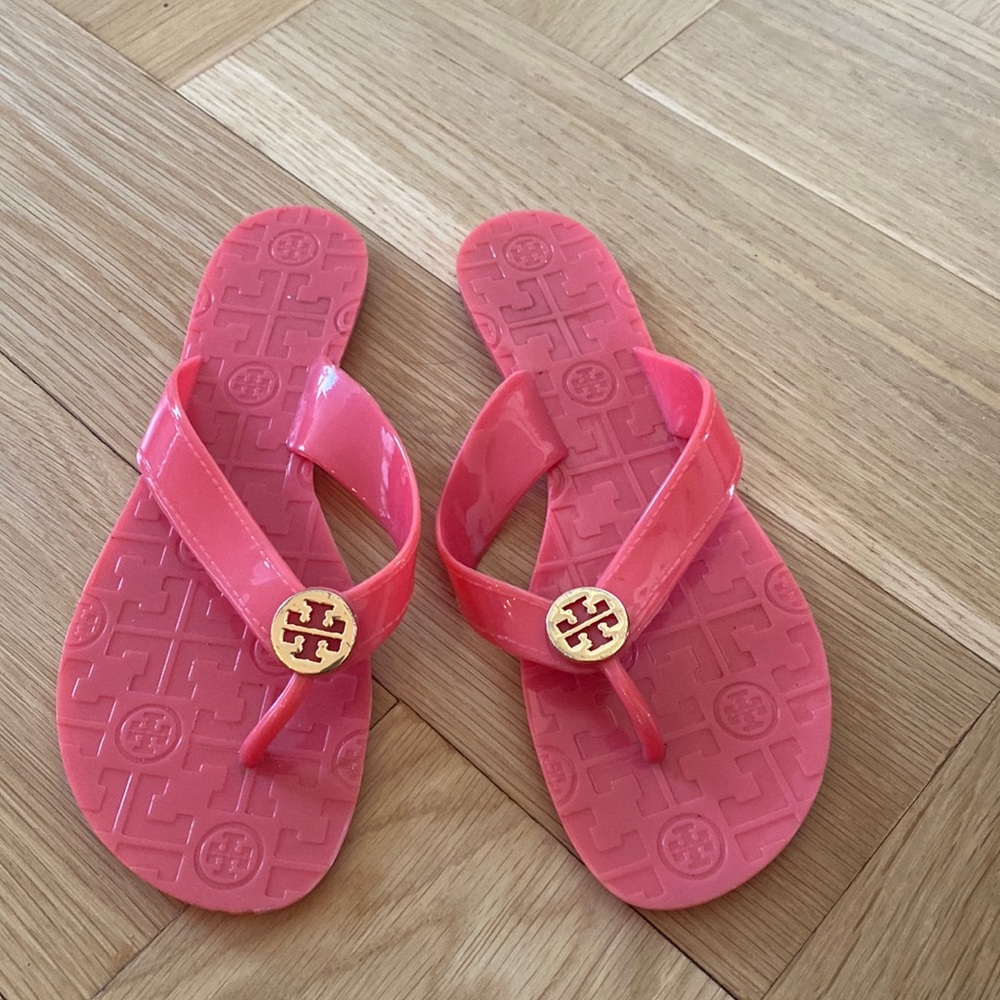 Tory Burch pink jelly flip flops. Size 8
